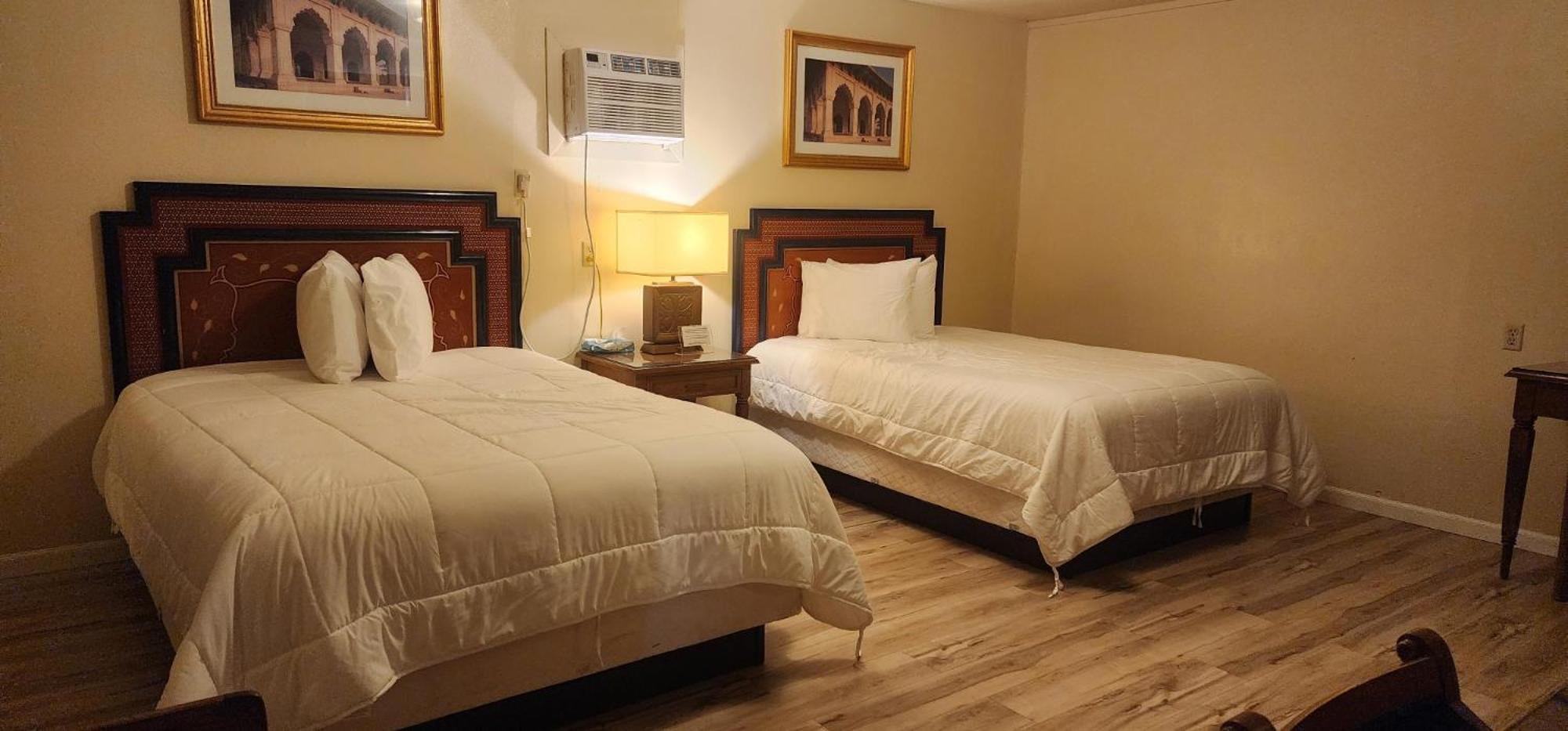 Badlands Hotel & Campground Interior Экстерьер фото