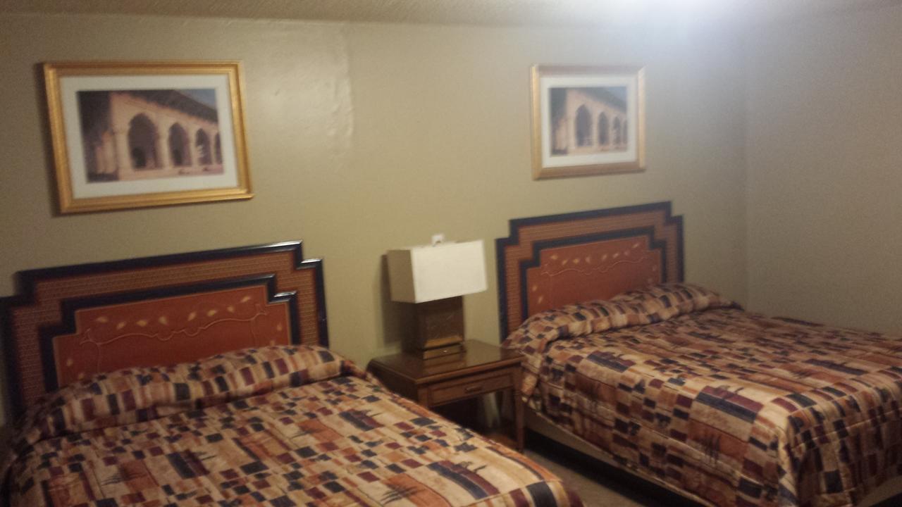 Badlands Hotel & Campground Interior Экстерьер фото