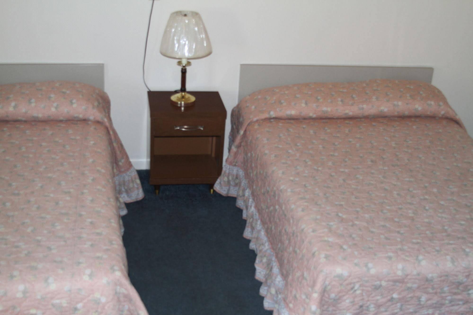 Badlands Hotel & Campground Interior Экстерьер фото