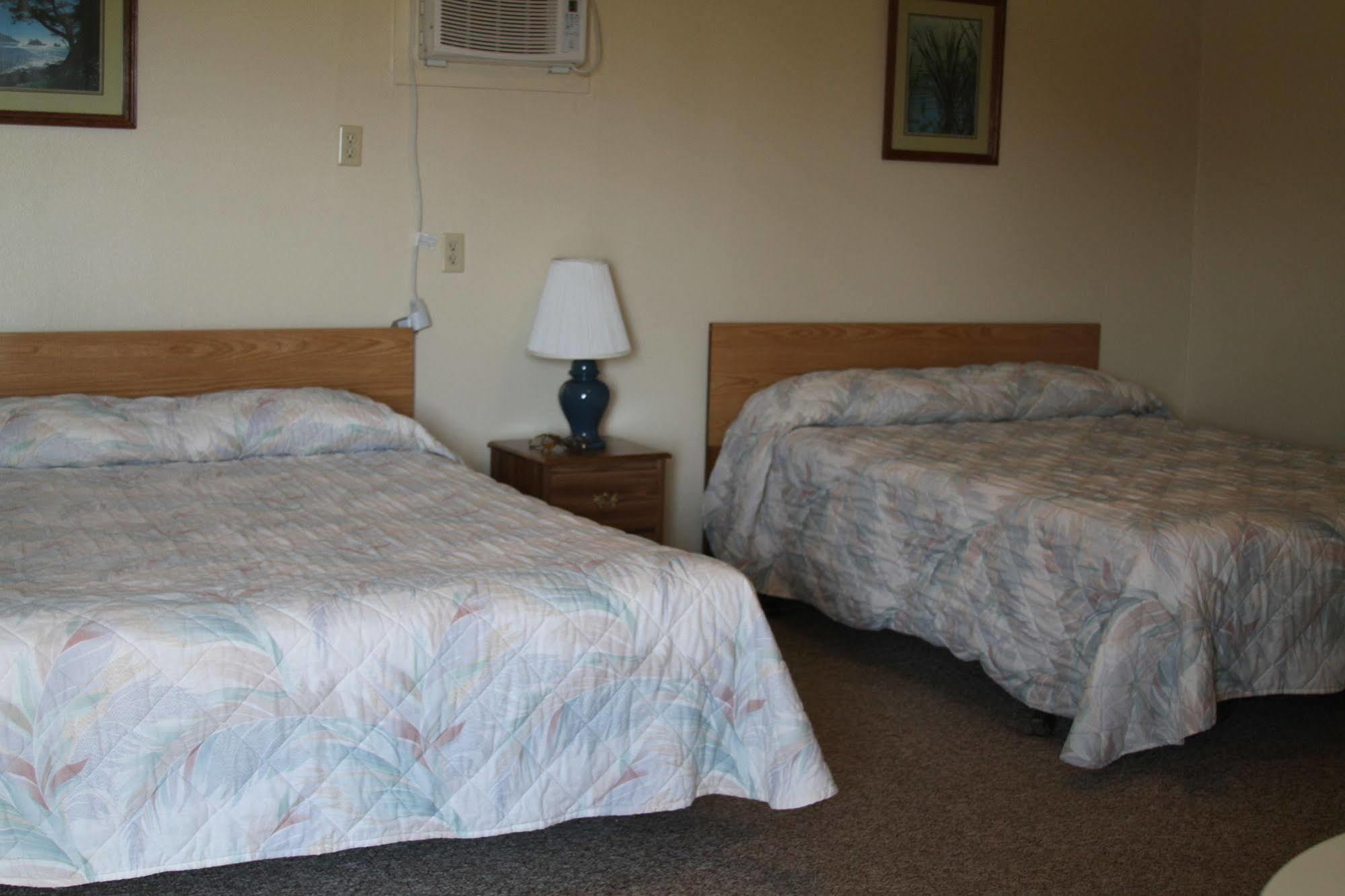 Badlands Hotel & Campground Interior Экстерьер фото